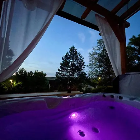 Calm Hertelend * מגיארהרטלנד